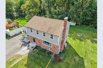 468 Underwood St, Holliston, MA 01746 - Photo 5