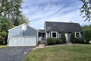 42 Edgewood Rd, Southborough, MA 01772 - Photo 1