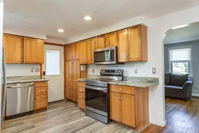 359 Pike Ave, Attleboro, MA 02703 - Photo 9
