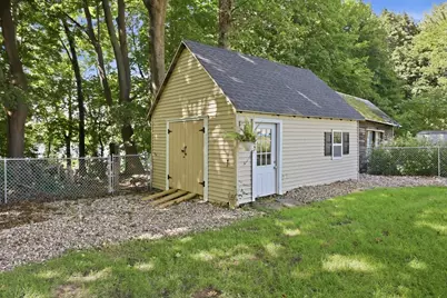 10 Canal St, South Hadley, MA 01075 - Photo 9