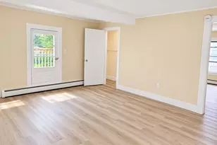 19 Chestnut St, Framingham, MA 01701 - Photo 5