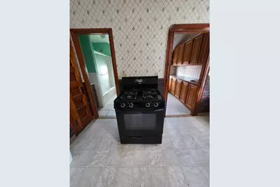 547 Robeson #shared apt., Fall River, MA 02720 - Photo 17