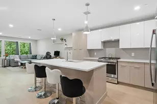 5205 Washington St, Boston, MA 02132 - Photo 9