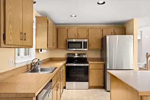 236 Sherburne Ave, Tyngsborough, MA 01879 - Photo 5