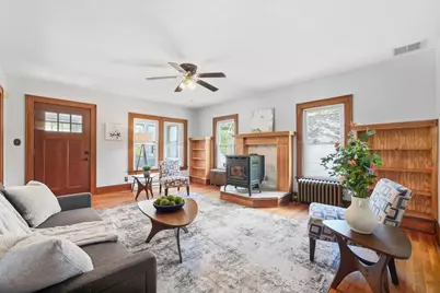31 Gates St, Holyoke, MA 01040 - Photo 3