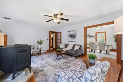 31 Gates St, Holyoke, MA 01040 - Photo 5