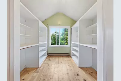 31 Gates St, Holyoke, MA 01040 - Photo 27