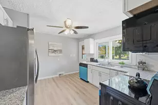78 Wollaston St, Springfield, MA 01119 - Photo 11