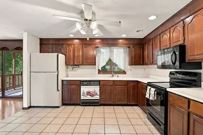 2 Clifford Road, Burlington, MA 01803 - Photo 3