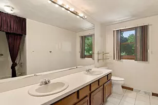 2 Clifford Rd, Burlington, MA 01803 - Photo 25