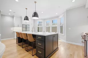 11 Woods Pl, Boston, MA 02129 - Photo 5