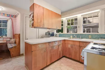 11 Stoneleigh Road, Newton, MA 02465 - Photo 13