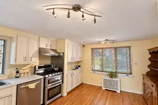 25 Wexford St, Springfield, MA 01118 - Photo 17
