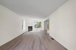 118 Barbara Ln, Hudson, NH 03051 - Photo 3
