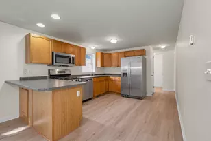 118 Barbara Ln, Hudson, NH 03051 - Photo 9