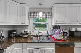 133 Commonwealth Ave, Worcester, MA 01604 - Photo 9