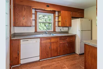5 Briggs St, Northbridge, MA 01588 - Photo 11