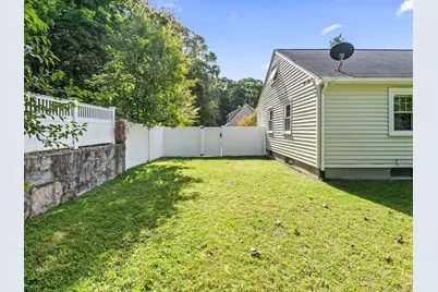 5 Briggs St, Northbridge, MA 01588 - Photo 29