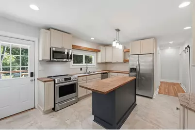 7 Athens St, Auburn, MA 01510 - Photo 5