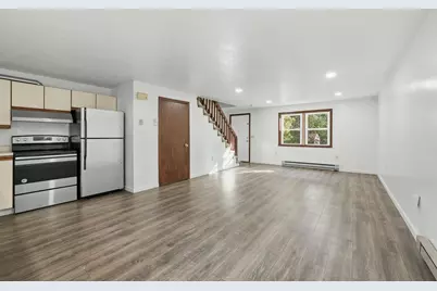 5A Warwick St #1, Auburn, MA 01501 - Photo 5