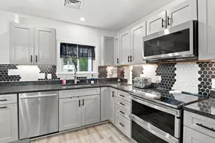 11 Coleman St, Peabody, MA 01960 - Photo 9