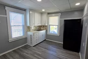 32 Agawam St, Lowell, MA 01852 - Photo 5