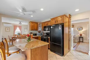 37 Hartz St, Gloucester, MA 01930 - Photo 11