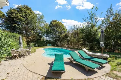 37 Hartz St, Gloucester, MA 01930 - Photo 5