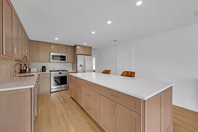 79 Chilmark St, Worcester, MA 01604 - Photo 3