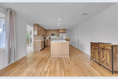 79 Chilmark St, Worcester, MA 01604 - Photo 5
