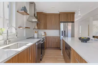 83 Kenmere #2, Medford, MA 02155 - Photo 3