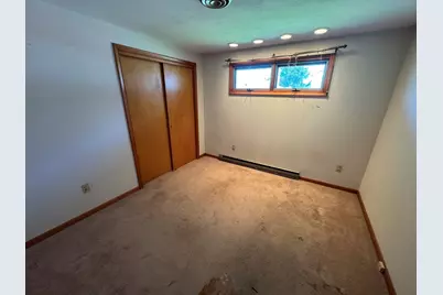 50 Van Horn St, Chicopee, MA 01013 - Photo 15