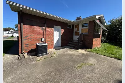 50 Van Horn St, Chicopee, MA 01013 - Photo 25