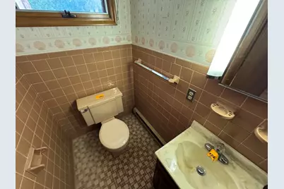 50 Van Horn St, Chicopee, MA 01013 - Photo 23