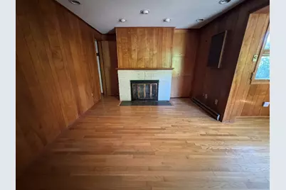 50 Van Horn St, Chicopee, MA 01013 - Photo 9