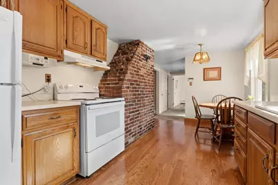 8 Savoy Rd., Hamilton, MA 01982 - Photo 3