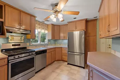 1 Birchwood Terrace, Groveland, MA 01834 - Photo 5
