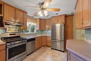 1 Birchwood Terrace, Groveland, MA 01834 - Photo 5