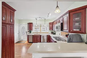 307 S Main St, Attleboro, MA 02703 - Photo 9
