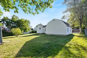 9 Jordan St, Haverhill, MA 01830 - Photo 5