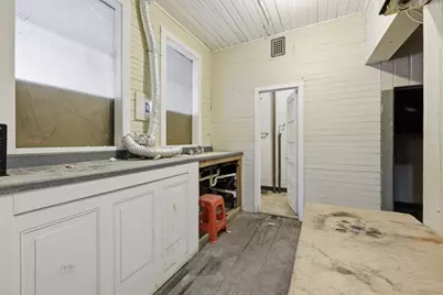 6 Clinton Ave, Westfield, MA 01085 - Photo 19