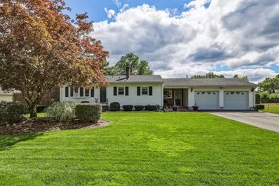 15 Somerset St, East Longmeadow, MA 01028 - Photo 1
