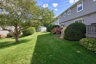 270 Sunderland Rd, Worcester, MA 01604 - Photo 25