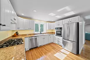 10 Cottonwood Ct, Hanson, MA 02341 - Photo 5