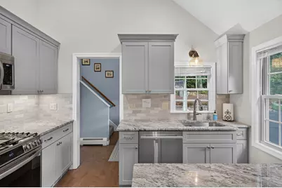 8 Monahan Lane, Mansfield, MA 02048 - Photo 5