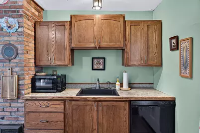 260 Pleasant St, Barre, MA 01005 - Photo 5