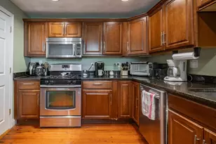 70 Dean St, Everett, MA 02149 - Photo 5