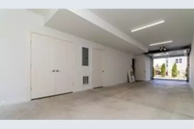 15 Tanglwood Rd #D, Boston, MA 02126 - Photo 9