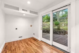 17 Cottage St, Marblehead, MA 01945 - Photo 11