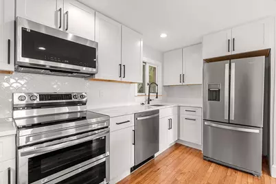 17 Cottage Street, Marblehead, MA 01945 - Photo 3